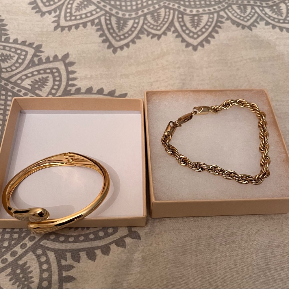 Elegant Gold Jewelry Set